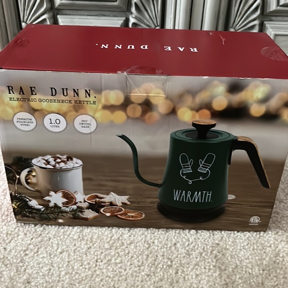 BNWT Rae Dunn Gooseneck Electric Kettle with “Warm” and Fuzzy Mittens pr… - Picture 2 of 4